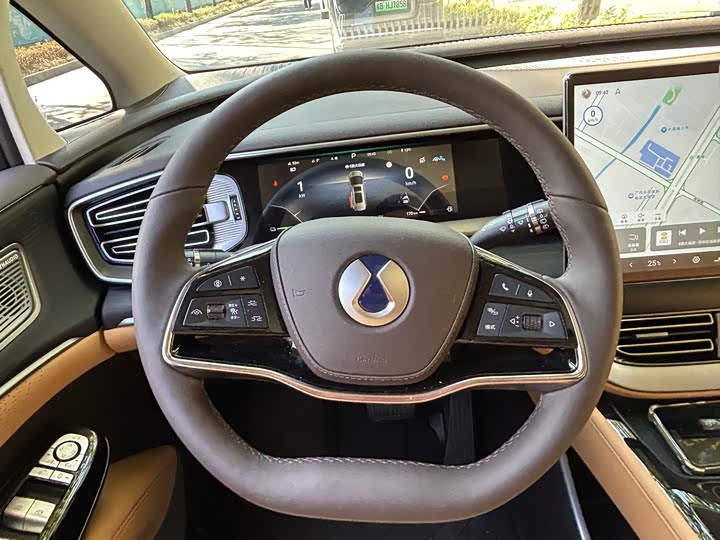 Фото 8 - Denza D9