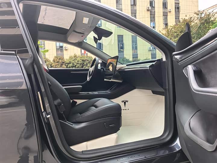 Фото 7 - Tesla Model Y