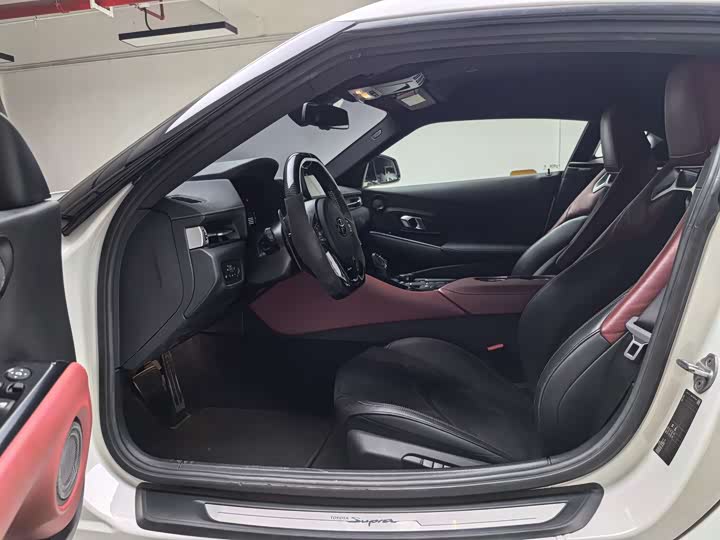 Фото 9 - Toyota Supra