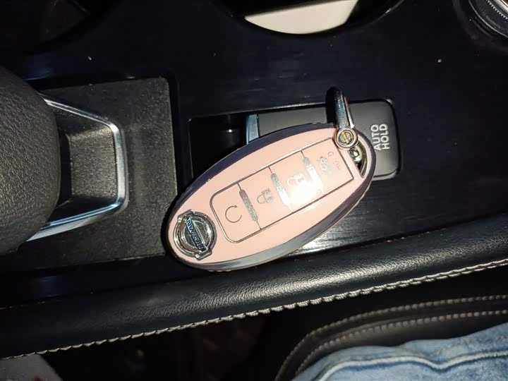 Фото 9 - Nissan X-Trail