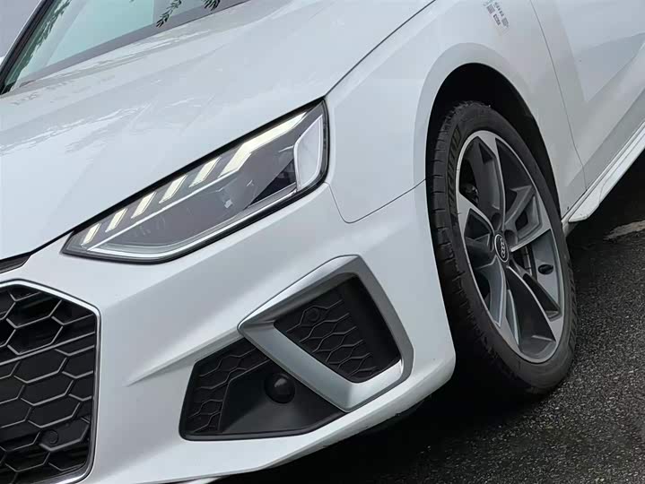 Фото 7 - Audi A4L