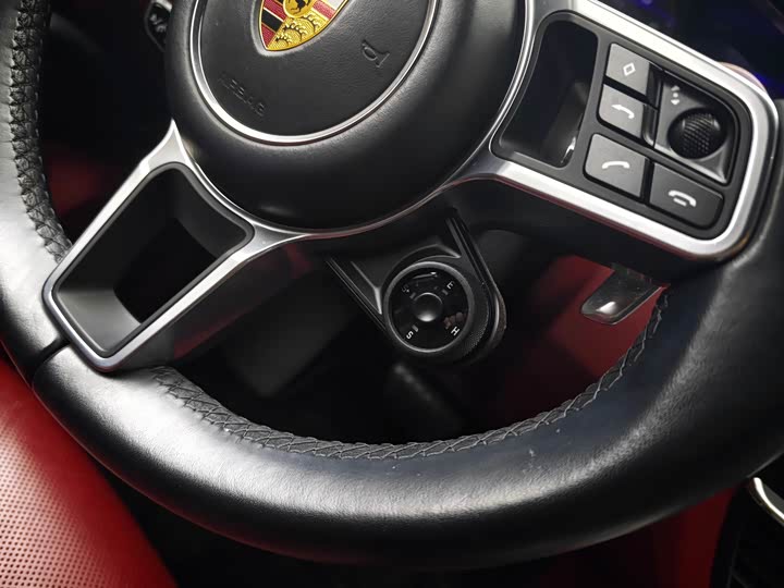 Фото 3 - Porsche Cayenne Hybrid