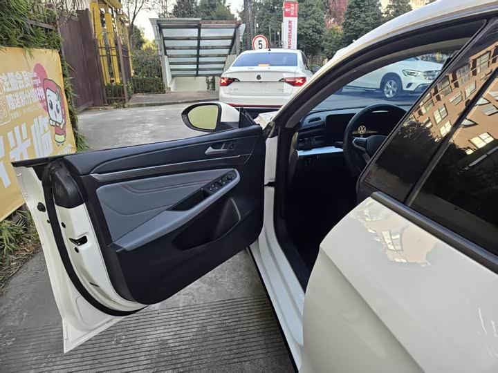 Фото 7 - Volkswagen Lamando L