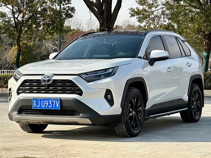 Фото 1 - Toyota RAV4