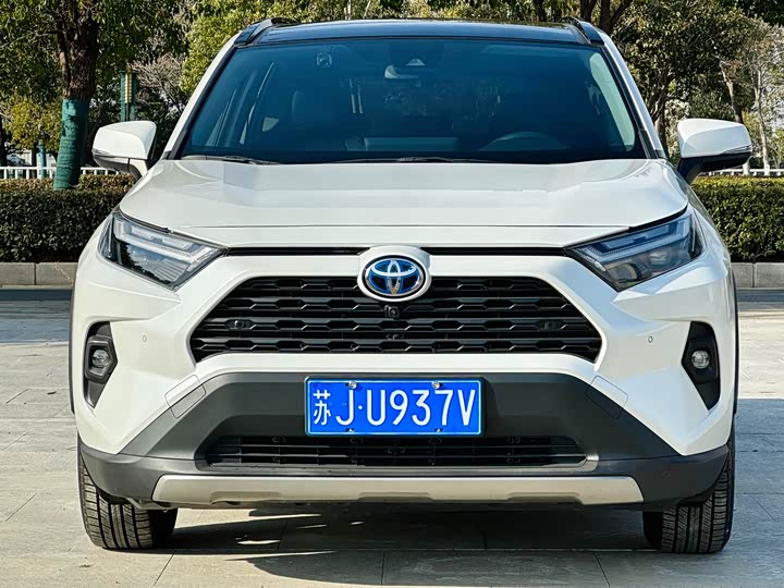 Фото 2 - Toyota RAV4