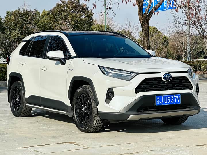 Фото 3 - Toyota RAV4