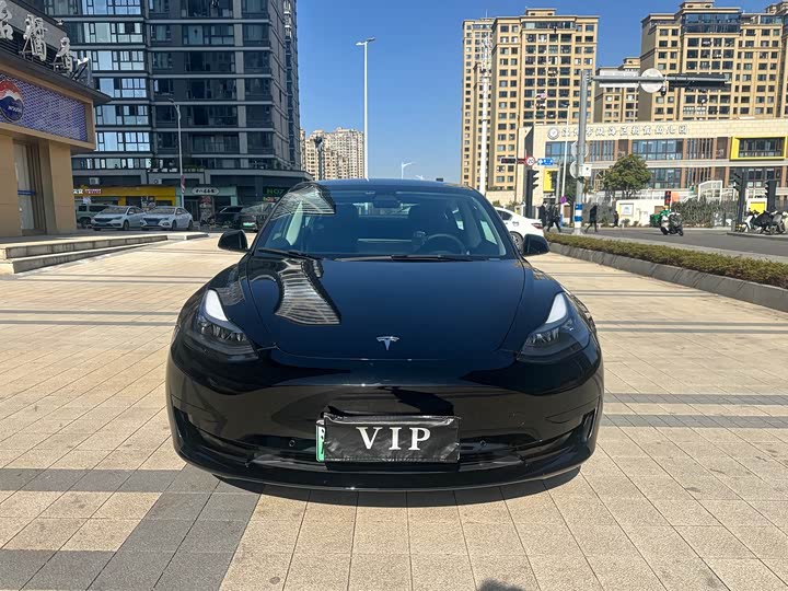 Фото 1 - Tesla Model 3