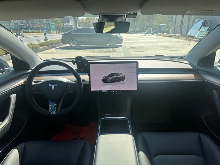 Фото 7 - Tesla Model 3