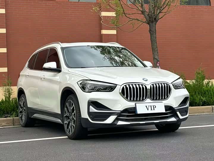 Фото 2 - BMW X1