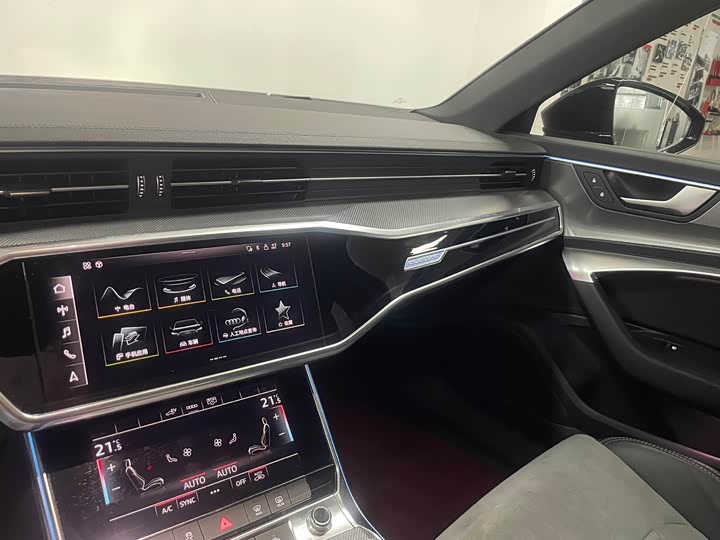 Фото 8 - Audi A6L Hybrid