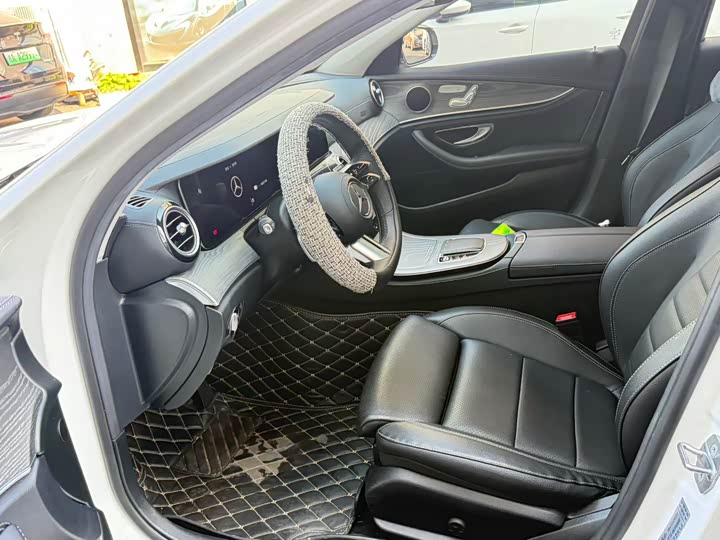 Фото 3 - Mercedes-Benz E-Class Hybrid