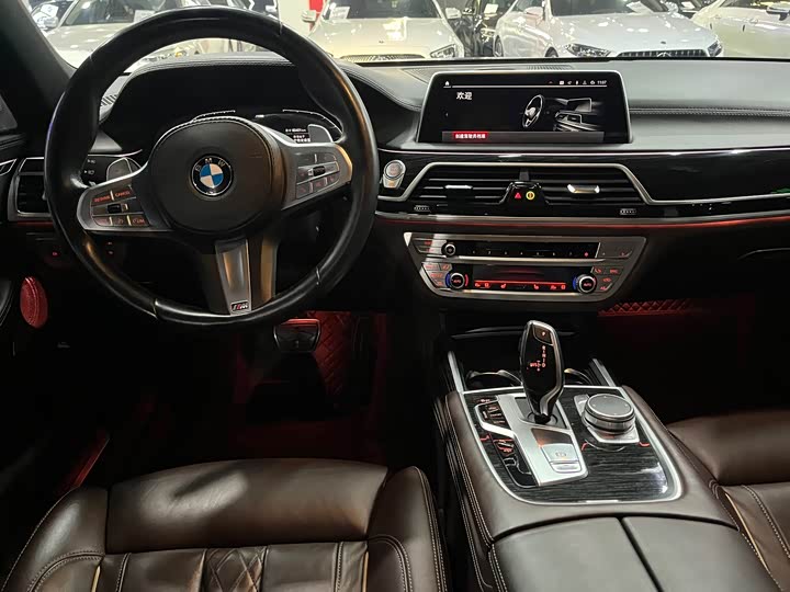 Фото 6 - BMW 7 Series