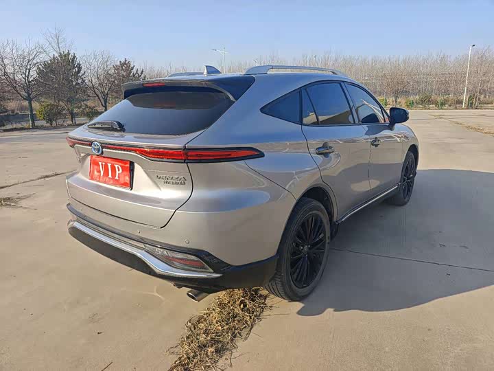 Фото 9 - Toyota Venza