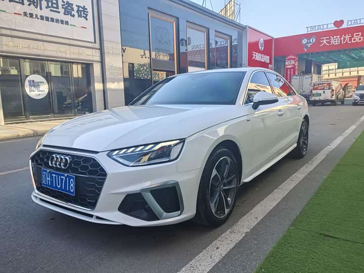 Фото 1 - Audi A4L