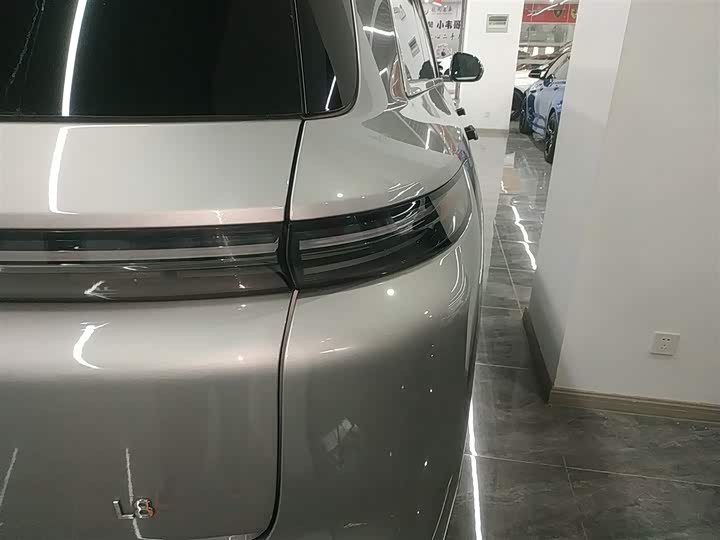 Фото 8 - LiXiang L8