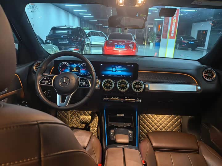 Фото 8 - Mercedes-Benz GLB-Class