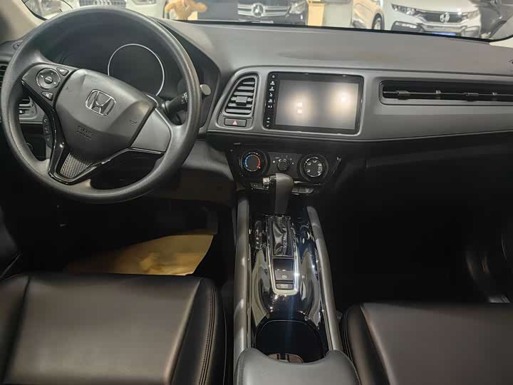 Фото 8 - Honda Vezel