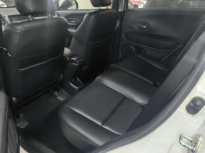 Фото 9 - Honda Vezel