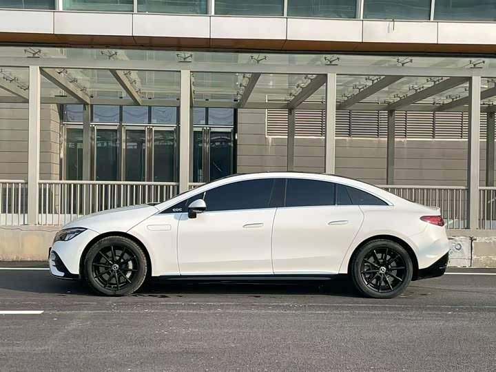 Фото 3 - Mercedes-Benz EQE