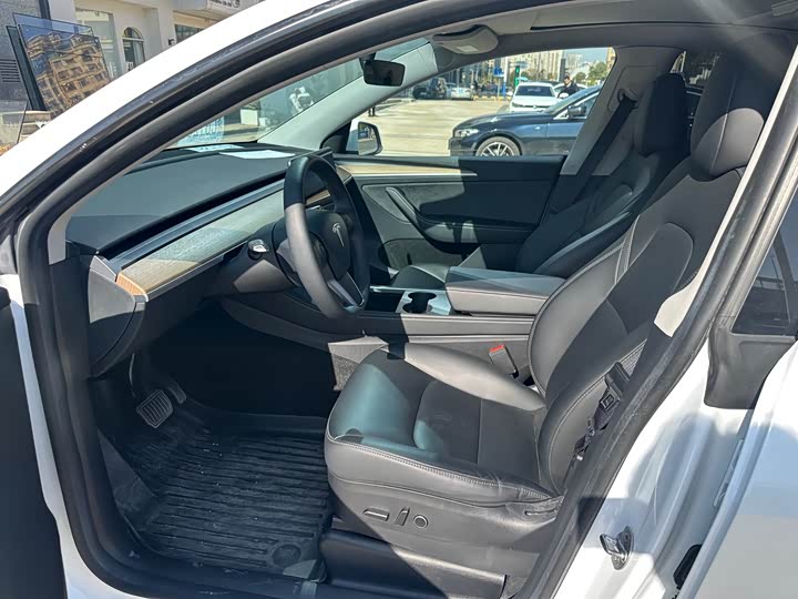 Фото 4 - Tesla Model Y