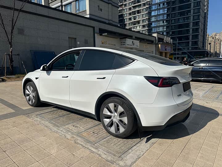 Фото 9 - Tesla Model Y