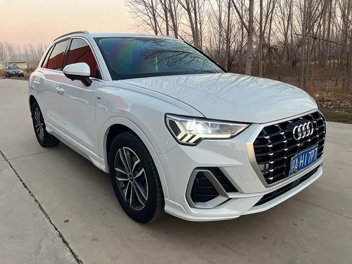 Фото 2 - Audi Q3
