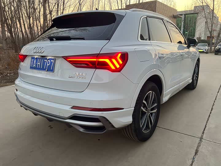 Фото 6 - Audi Q3