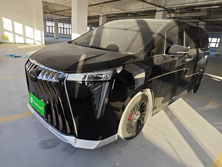 Фото 2 - GAC Trumpchi M8