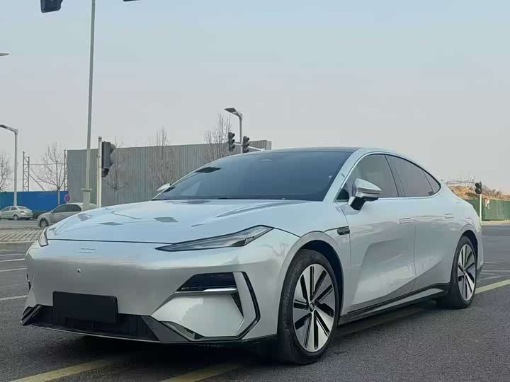 Фото 1 - Geely Galaxy E8