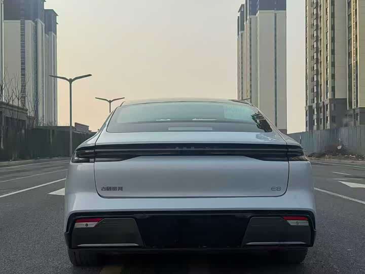 Фото 5 - Geely Galaxy E8