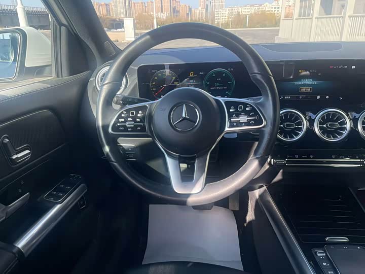 Фото 6 - Mercedes-Benz EQA