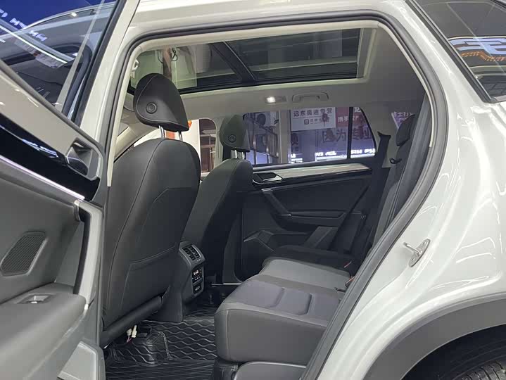 Фото 9 - Volkswagen Tayron