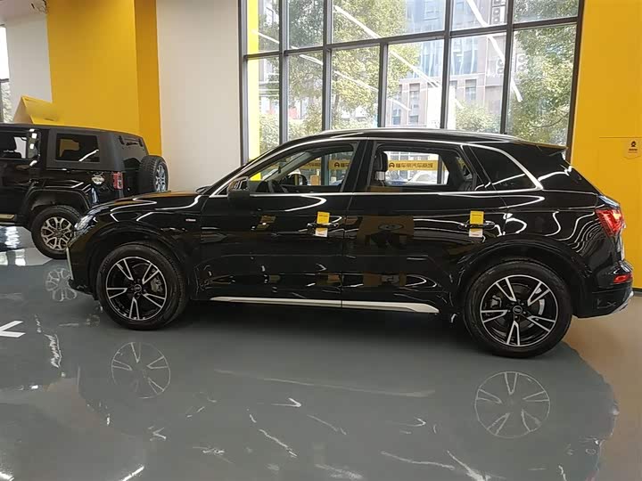 Фото 5 - Audi Q5L