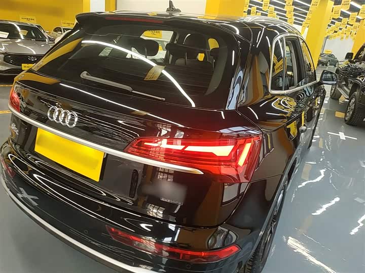 Фото 7 - Audi Q5L