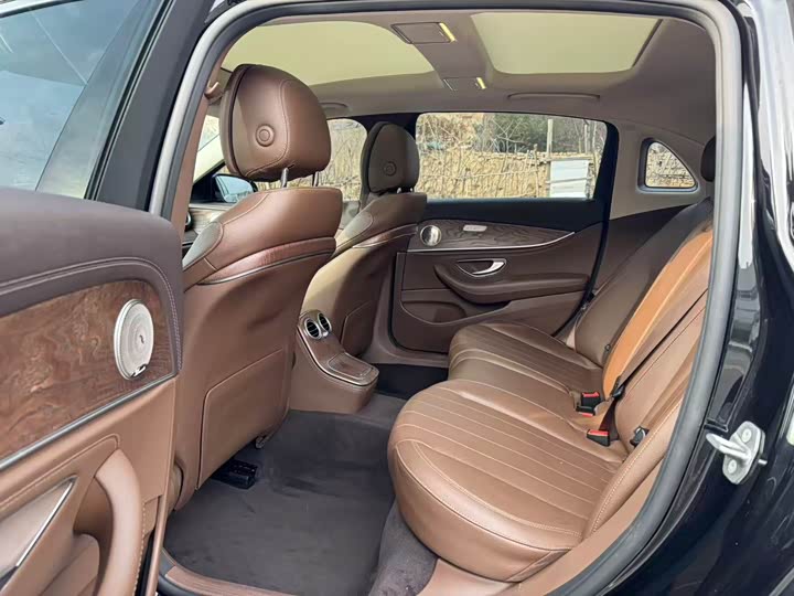 Фото 5 - Mercedes-Benz E-Class Hybrid