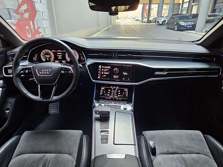 Фото 8 - Audi A6L