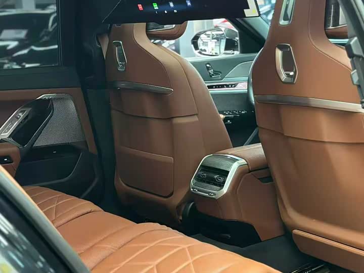 Фото 5 - BMW 7 Series