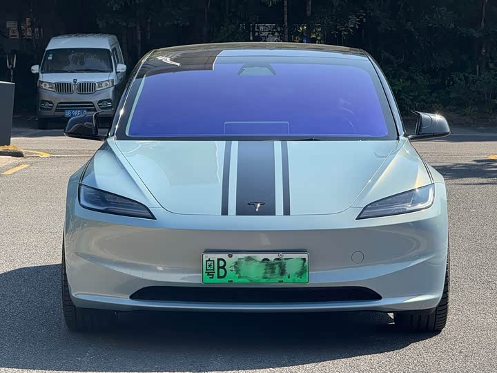 Фото 2 - Tesla Model 3