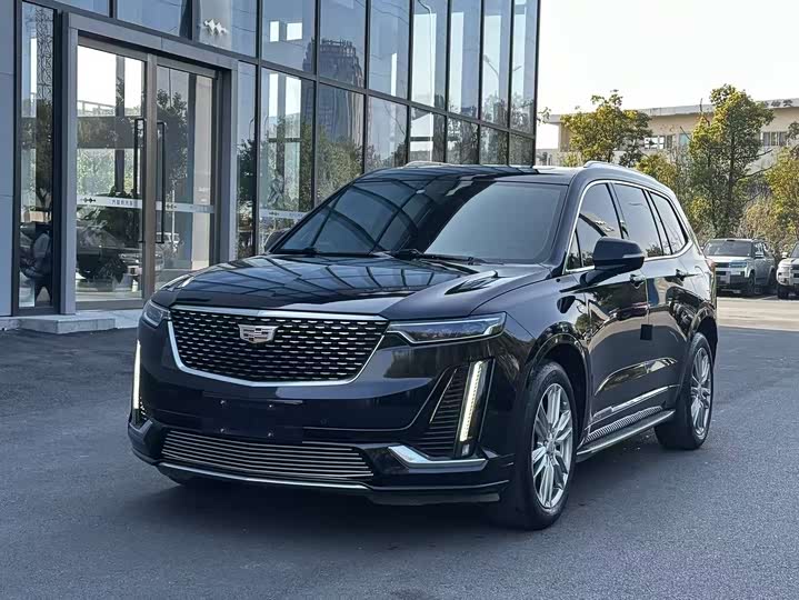 Фото 1 - Cadillac XT6