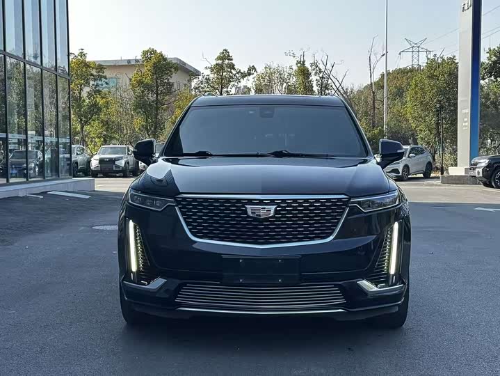 Фото 2 - Cadillac XT6