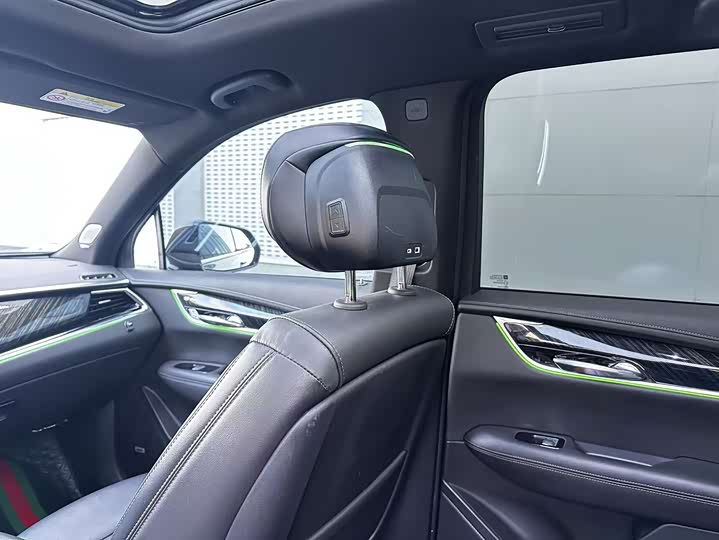 Фото 5 - Cadillac XT6