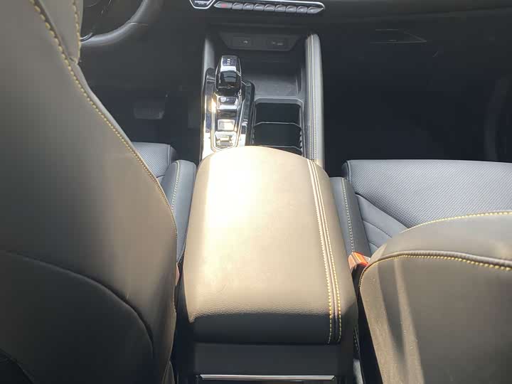 Photo 6 - Geely Coolray