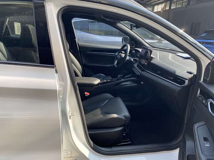 Photo 9 - Geely Coolray