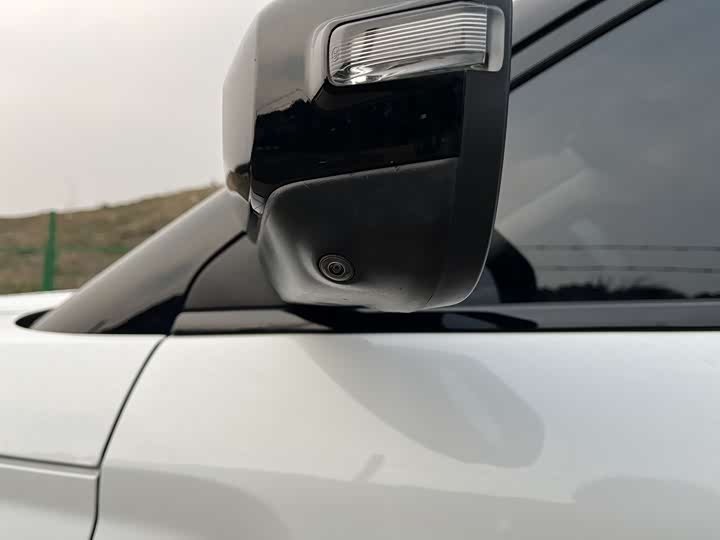 Фото 4 - Geely Icon