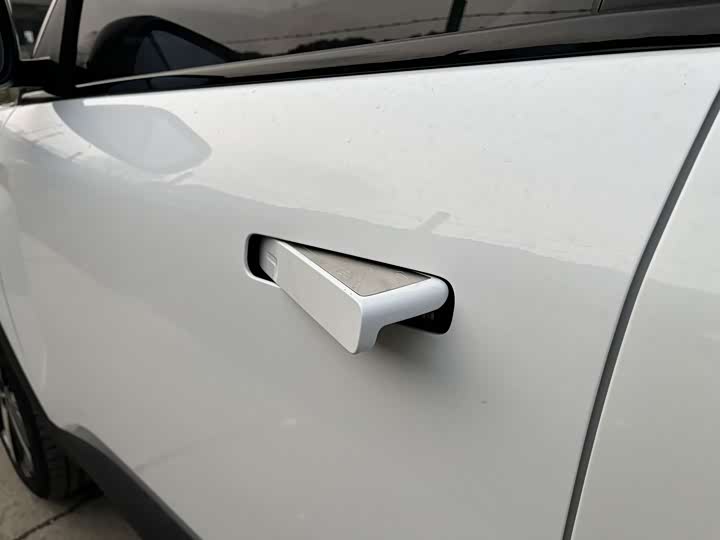 Фото 5 - Geely Icon