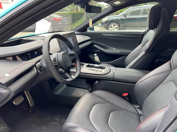 Фото 4 - Xiaomi SU7