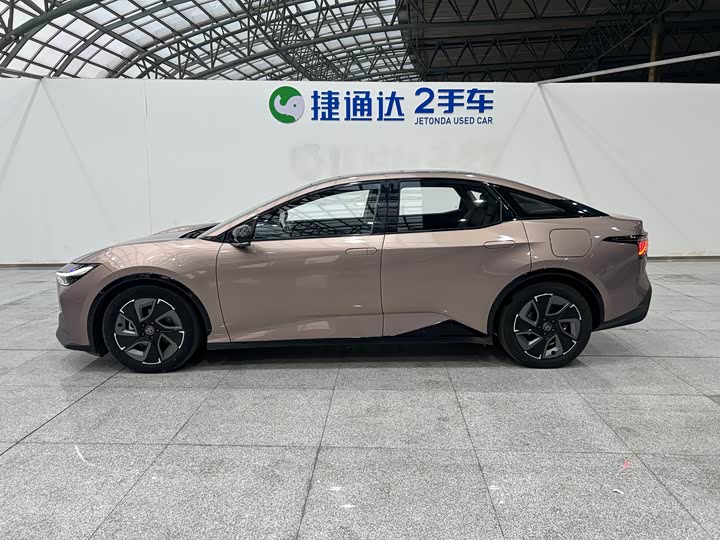 Фото 6 - Toyota bZ3