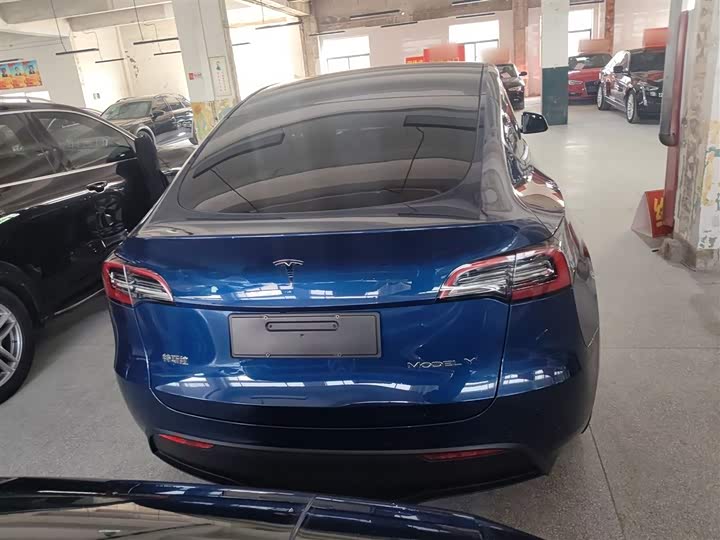 Фото 6 - Tesla Model Y