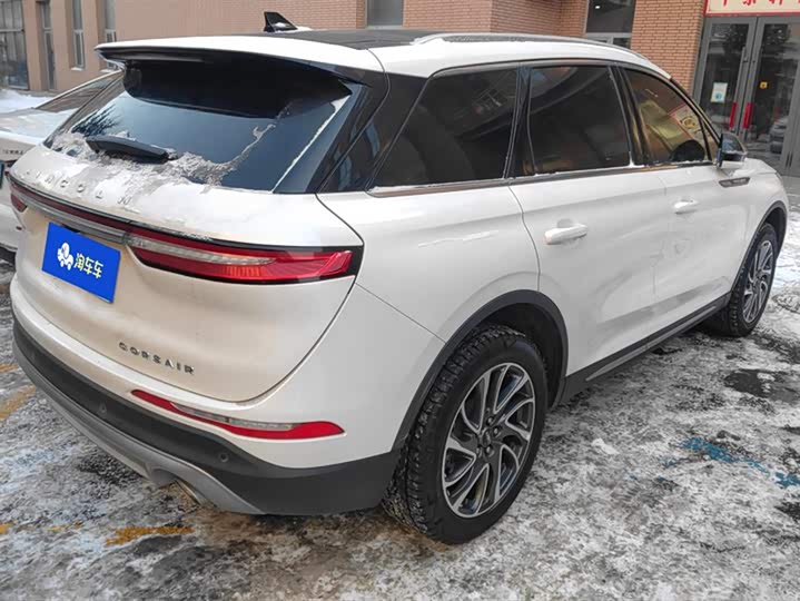 Фото 3 - Lincoln Corsair