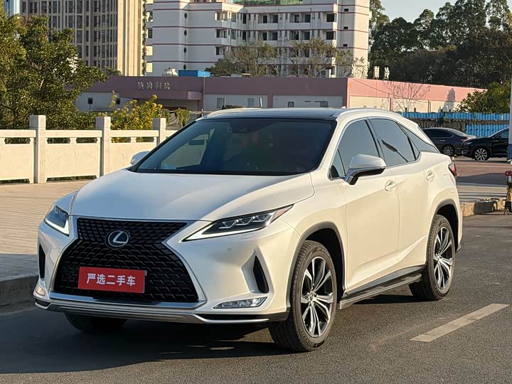 Фото 1 - Lexus RX